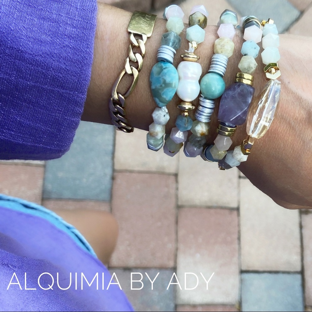 Alquimia Aragonite and big freshwater pearl hand made statement beaded bracelet - Picture 4 of 5